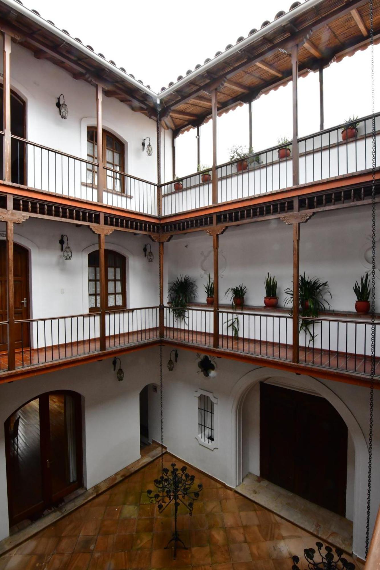 Parador Santa Maria La Real Sucre Esterno foto