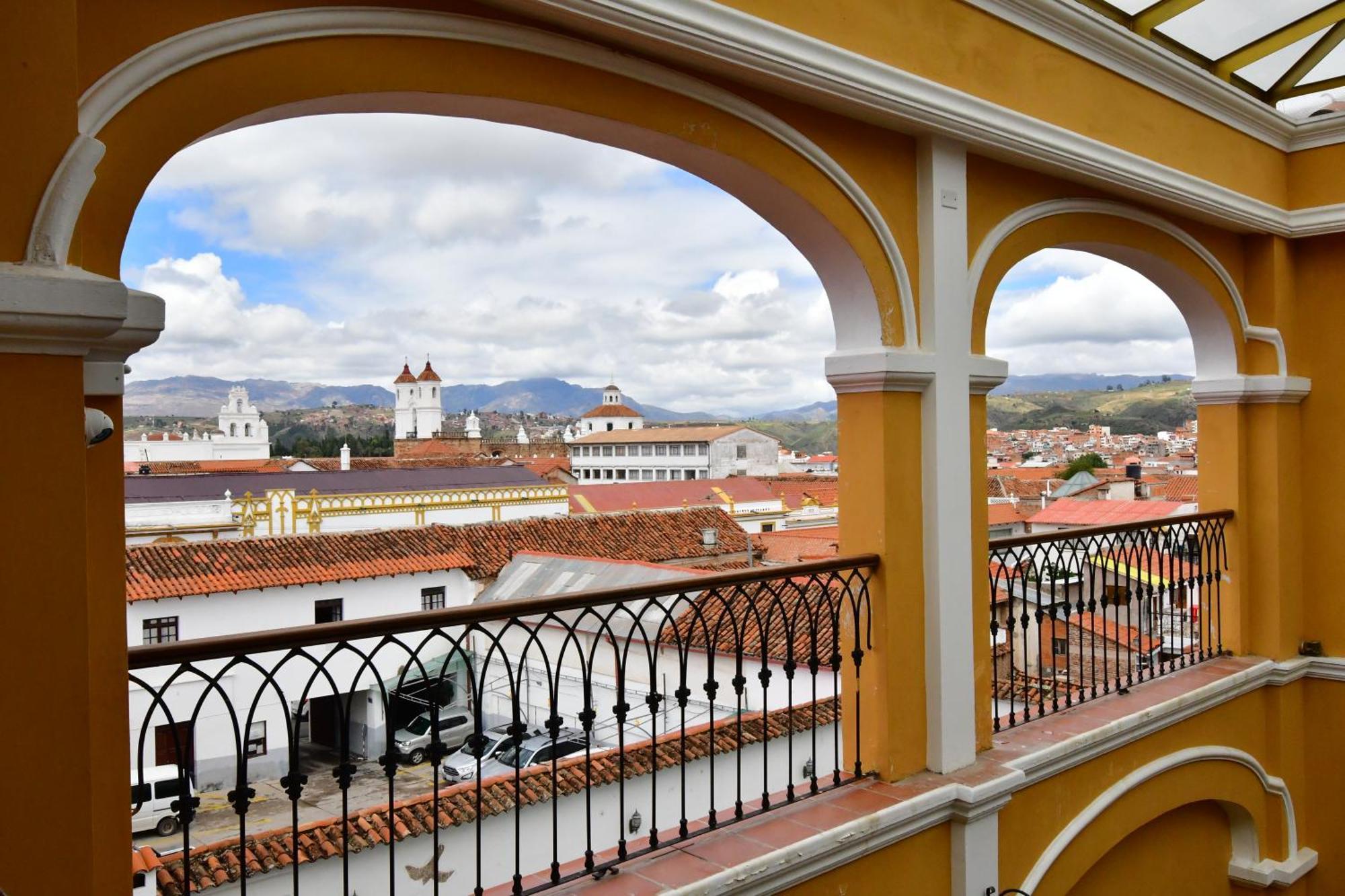 Parador Santa Maria La Real Sucre Esterno foto